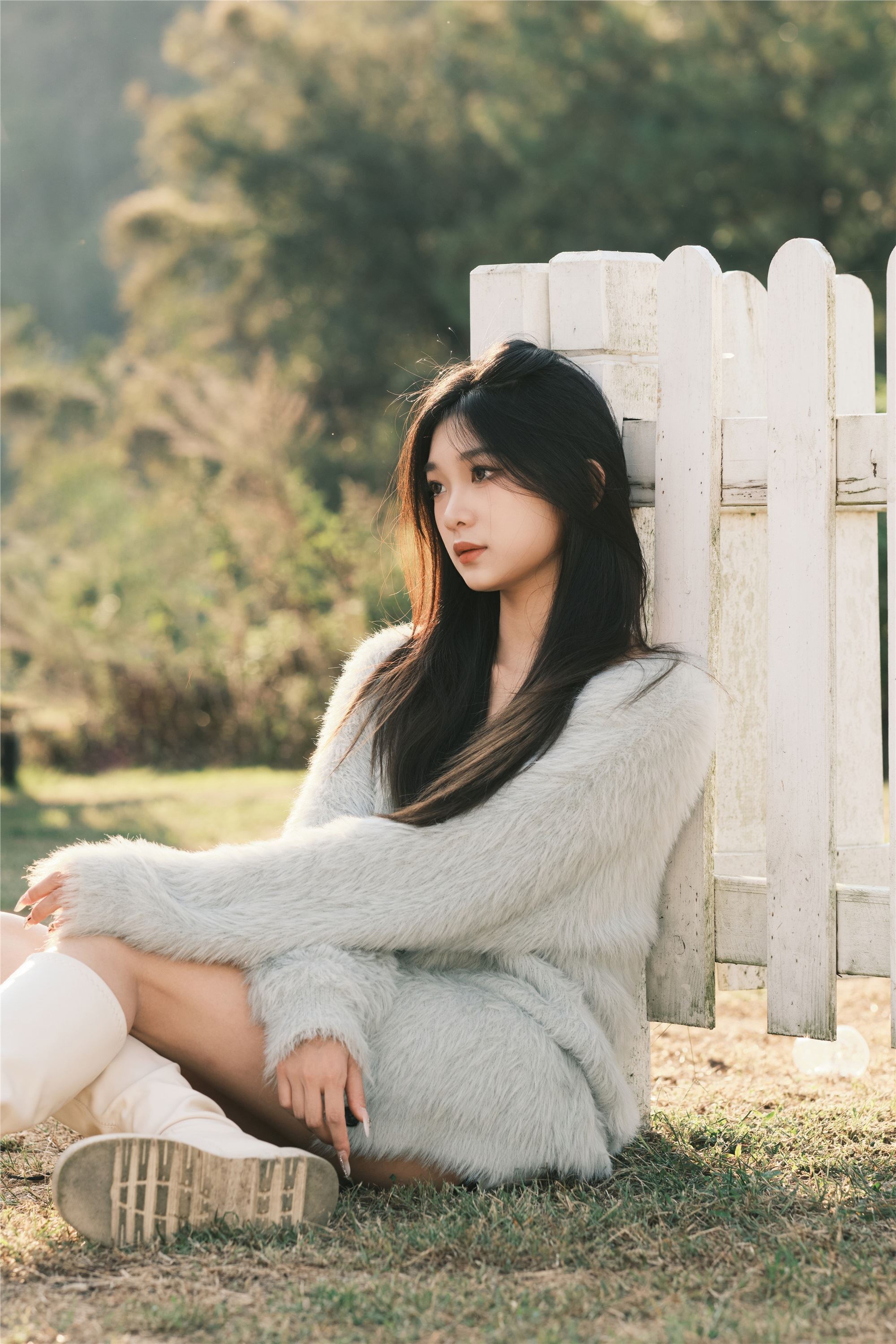 YITUYU艺图语 2025.01.03 湖边 一只狸猫